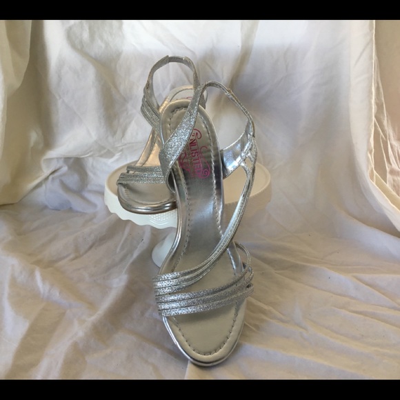 KENNETH COLE UNLISTED SILVER SANDALS CLEARING OUT - Picture 12 of 13